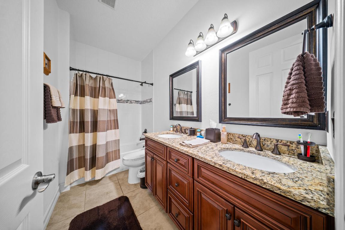 ST ANDREWS TOWNHOMES REPLAT NO 2 - Residential