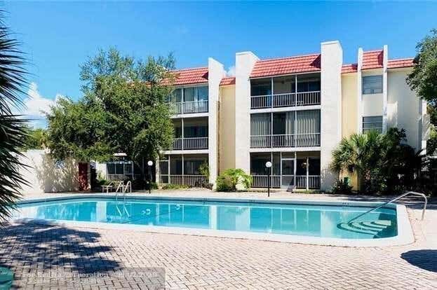 Photo of 632 NW 13th Street #16, Boca Raton, FL 33486 (MLS # B26054400)