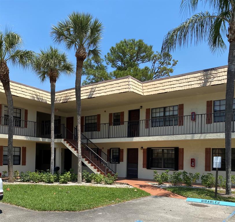 Completely renovated, 2/2 corner unit condo on the first floor is ready to MOVE IN! Features include: granite countertops in kitchen and baths, stainless steel appliances, new paint and carpeting. The screened in patio offers a beautiful lake view. Assigned parking, and plenty of guest spaces available. Water is included in monthly rent. Community Amenities include swimming pool and tennis court.