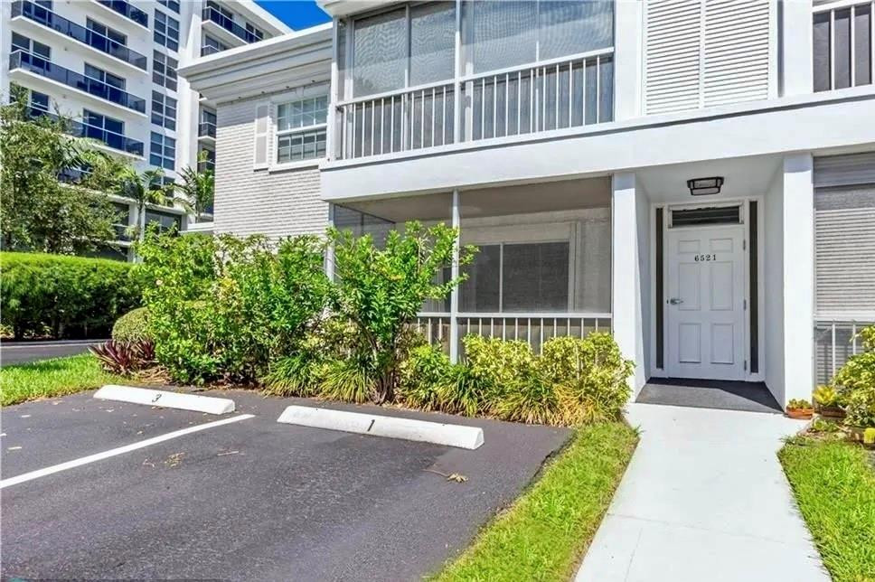 Bay Colony Club Condo - Residential