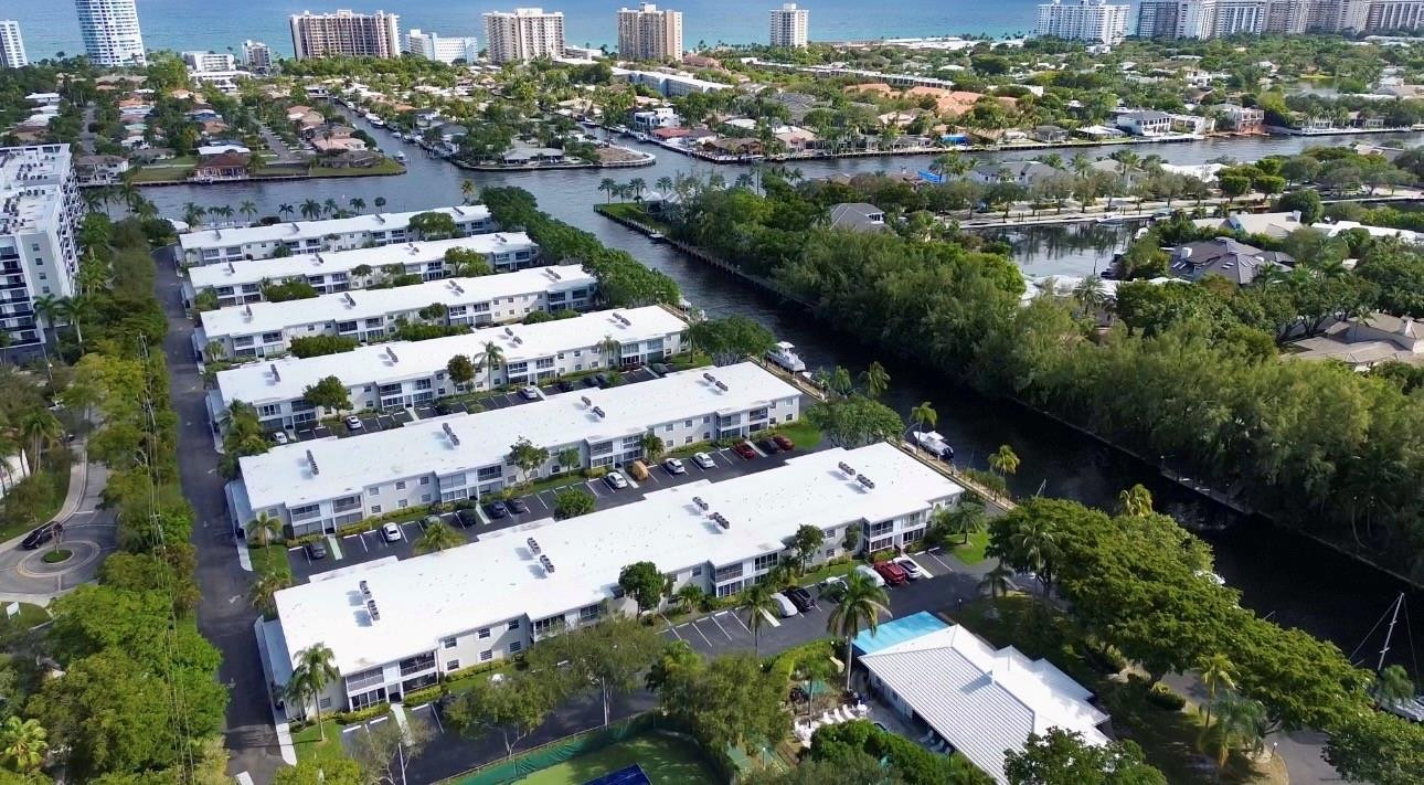 6521 Bay Club Drive 1