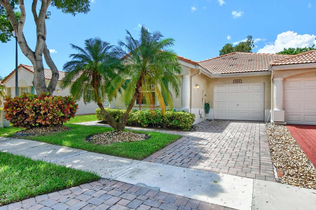 Photo of 6104 Petunia Road, Delray Beach, FL 33484 (MLS # R10909986)