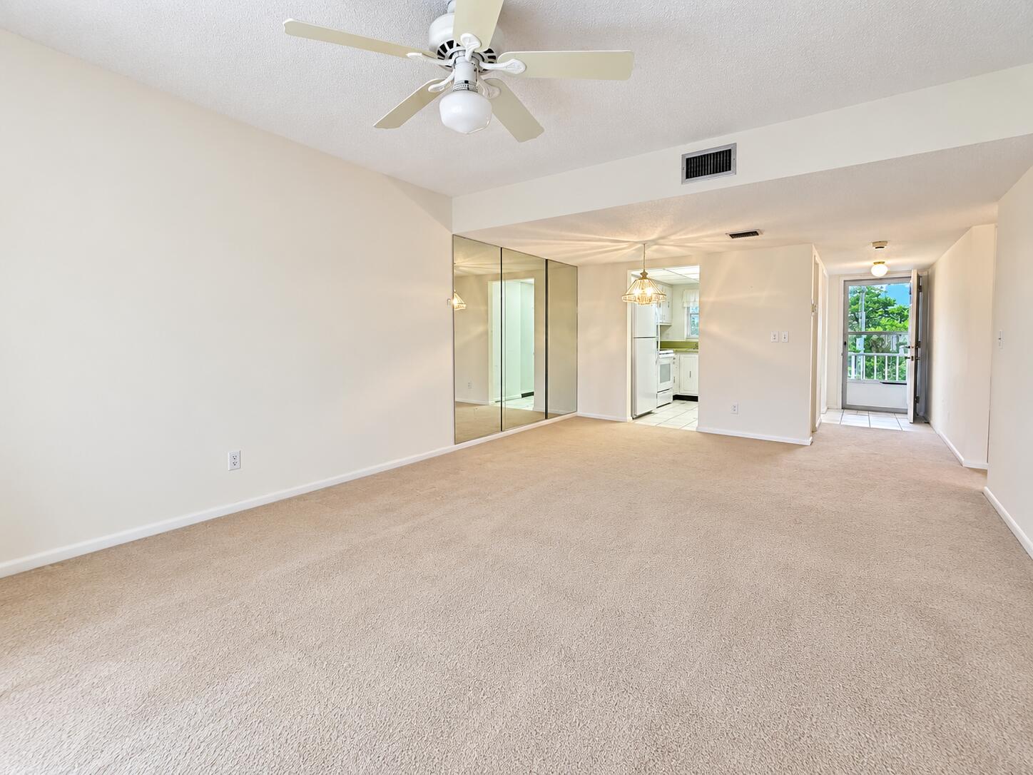 18081 SE COUNTRY CLUB Drive 21-207