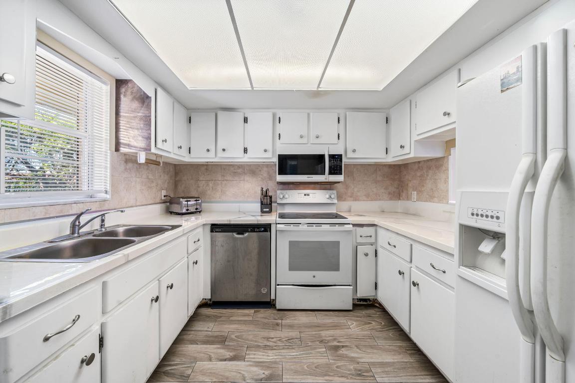 VILLAGE GARDEN CONDO APTS - Residential