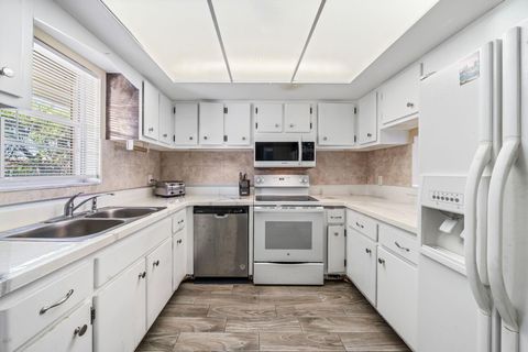 Photo of 419 S Us Highway 1 #E201, North Palm Beach, FL 33408 (MLS # R11147115)