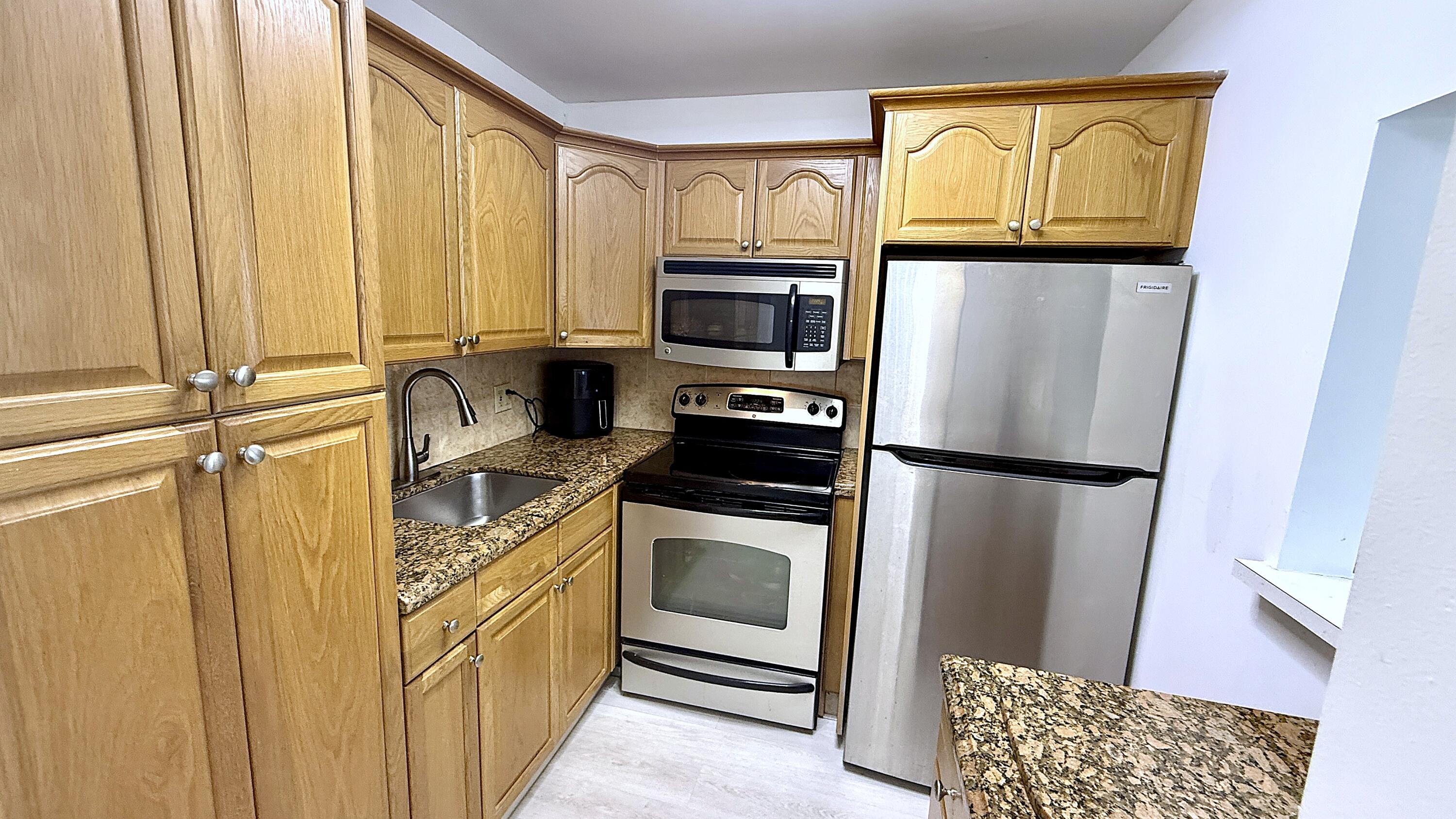 HARWOOD H CONDO - Residential