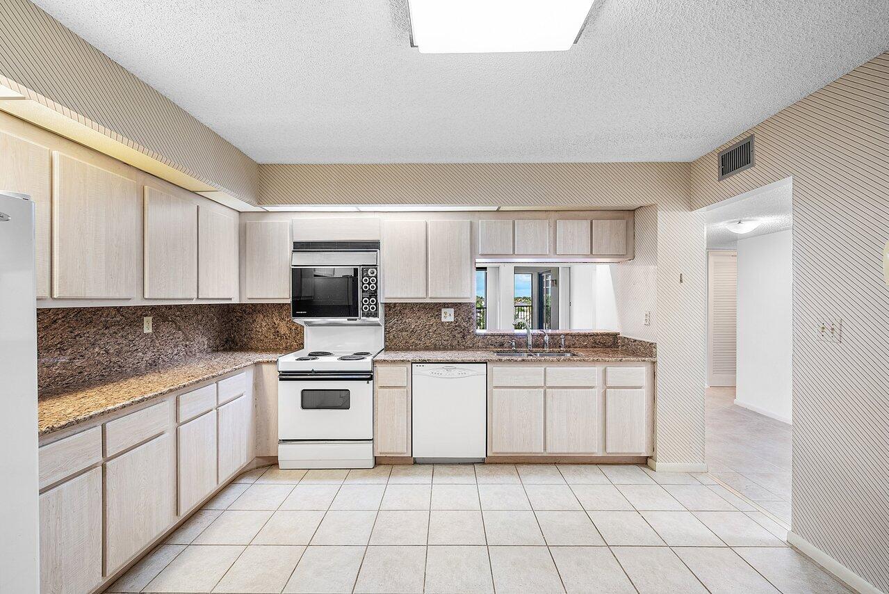 CORONADO AT HIGHLAND BEACH CONDO - Residential