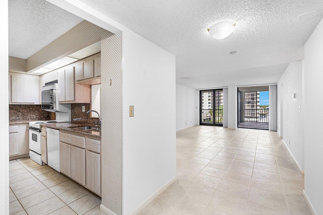 CORONADO AT HIGHLAND BEACH CONDO - Residential