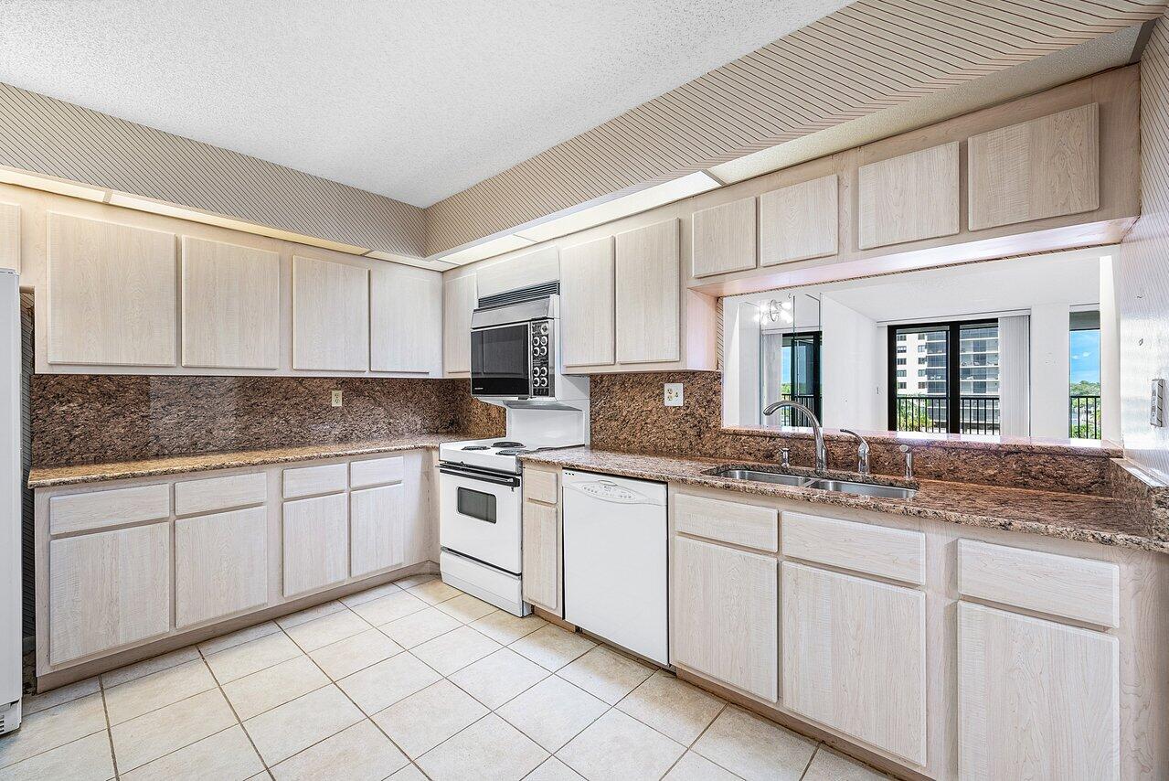 CORONADO AT HIGHLAND BEACH CONDO - Residential