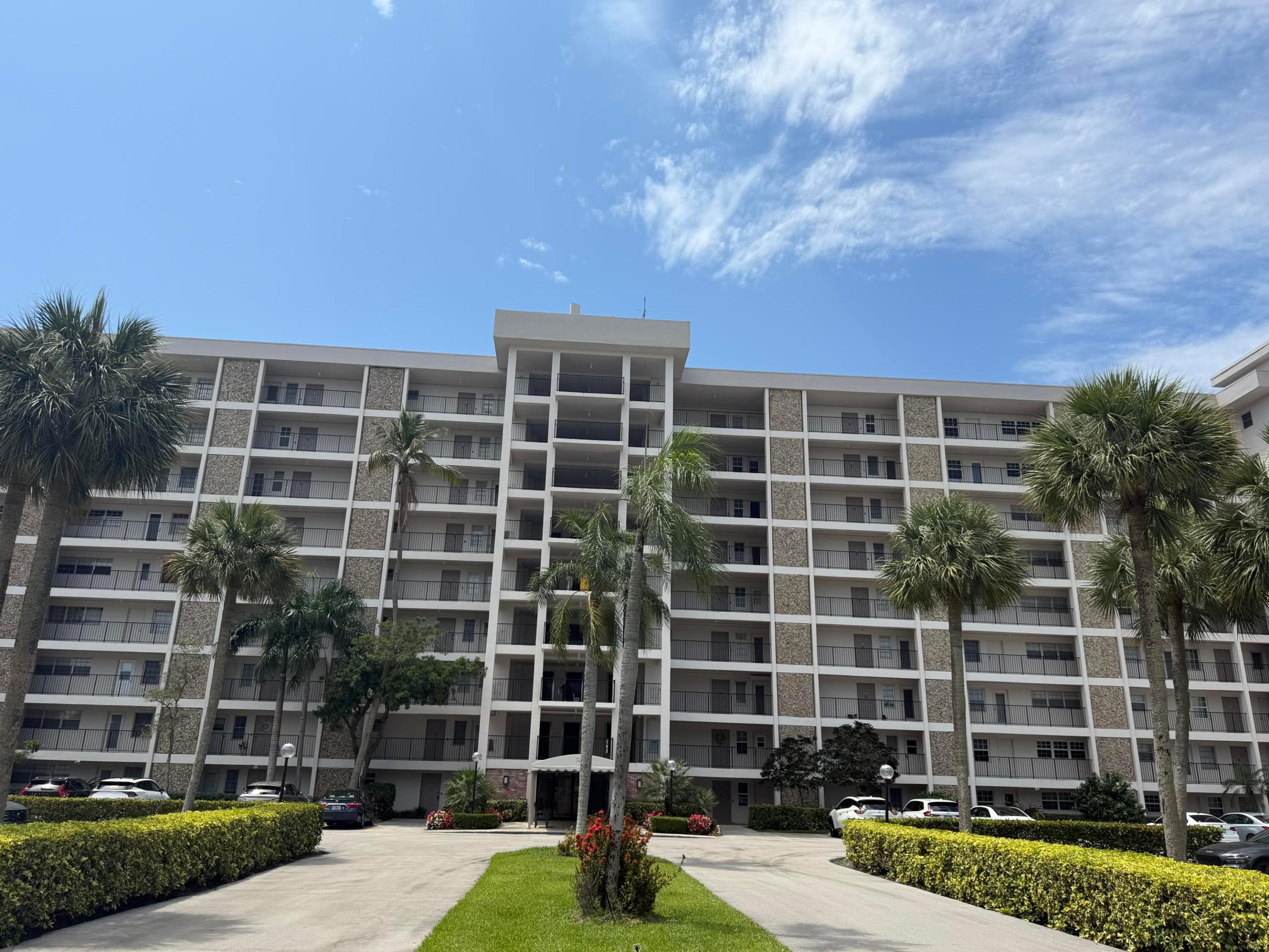 NO 10 PALM-AIRE COUNTRY CLUB - Residential