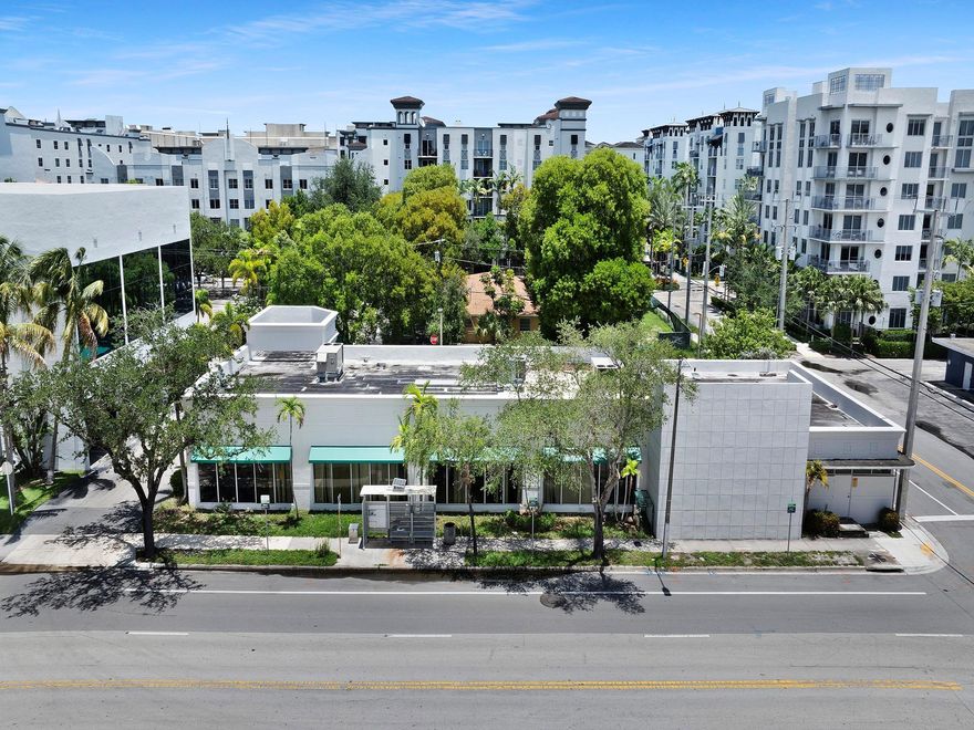 This freestanding office/showroom for lease offers a prime location with seamless access to Brightline, Las Olas, and major routes, plus walkability to dining, fitness, and retail. Positioned on the hard corner of 3rd Avenue with excellent frontage, the property provides strong visibility in a dynamic, growing neighborhood. Surrounded by glass and filled with natural light, the flexible layout adapts to a range of uses including corporate HQ, legal, financial, showroom, or creative agency. The setting supports customized buildouts, workforce recruitment from the area’s deep talent pool, and a modern, efficient workplace that enhances both brand presence and employee convenience.

Available: 6901 SqFt 
Price: $18 + NNN $12.46