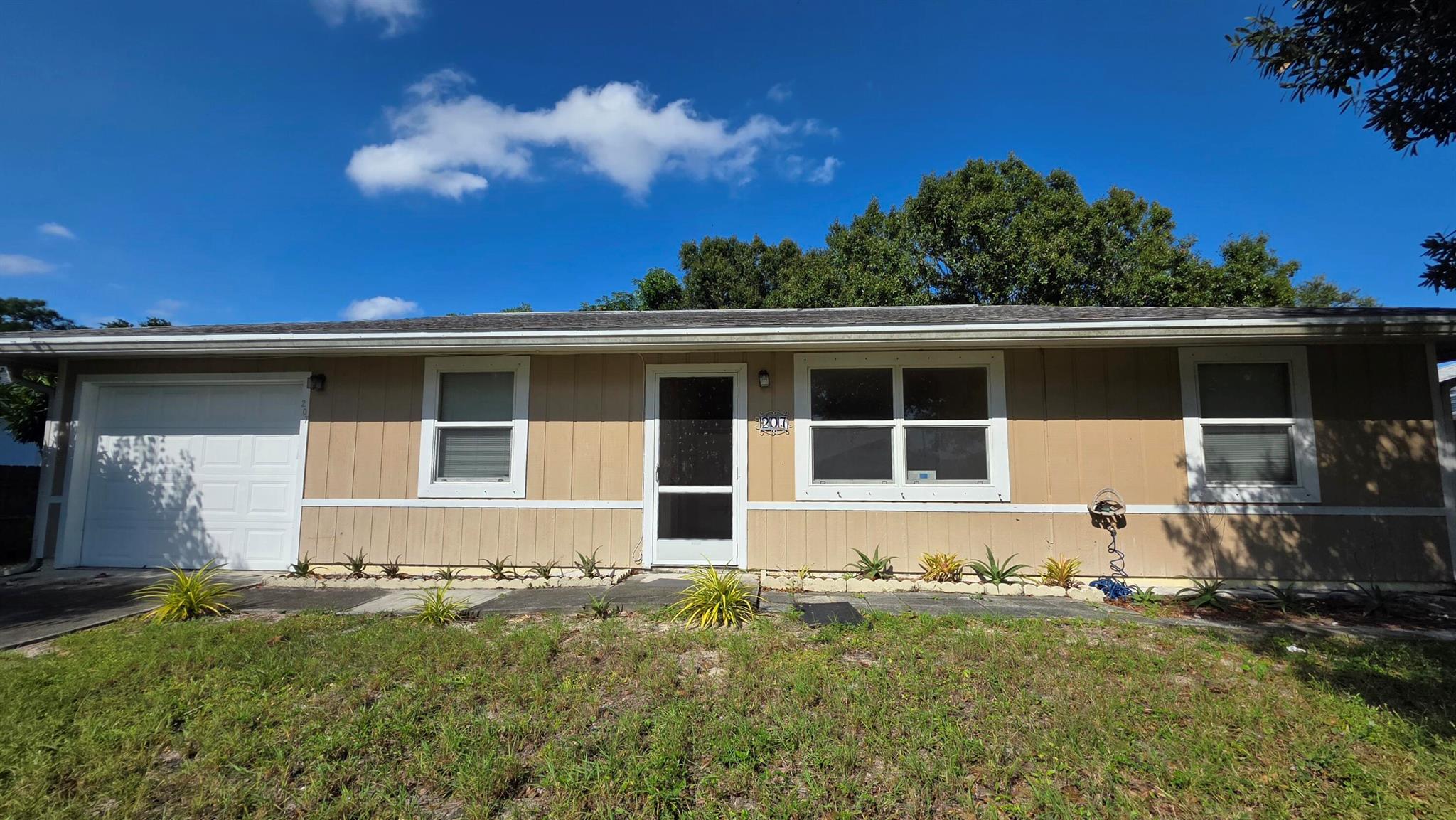 PORT ST LUCIE SECTION 18 - Residential Lease