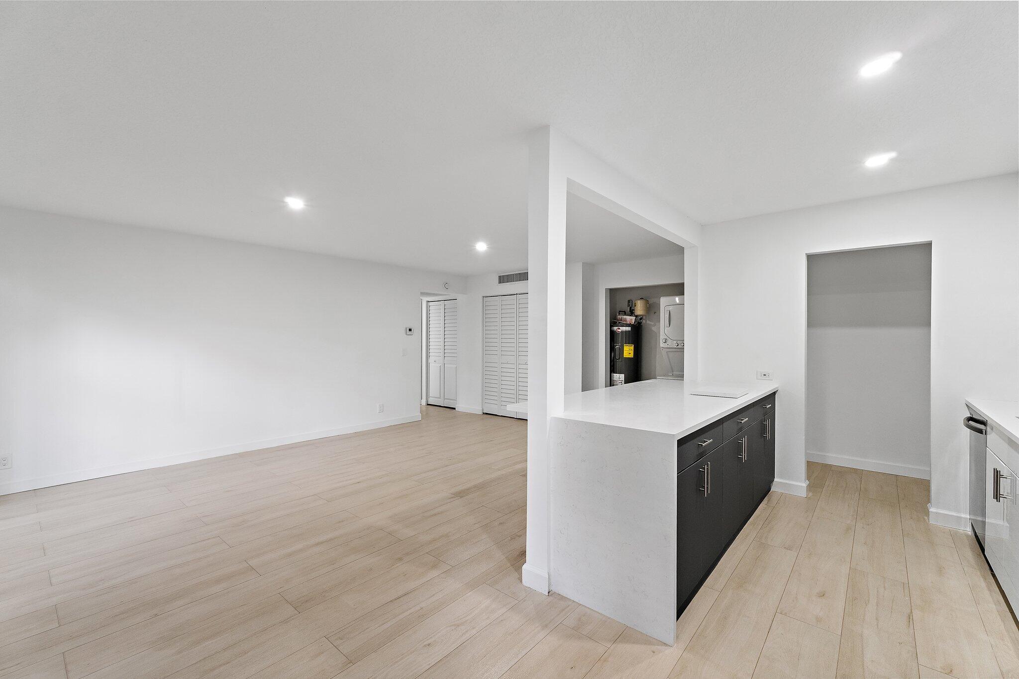 View photos, virtual tours, details... 150 Pineview Road I4
