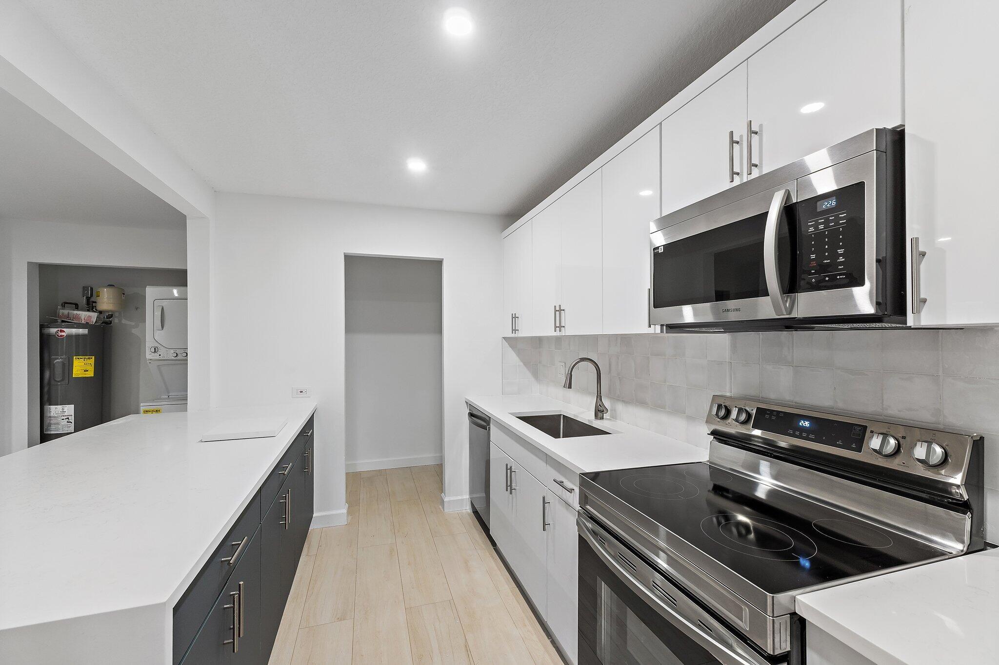 View photos, virtual tours, details... 150 Pineview Road I4