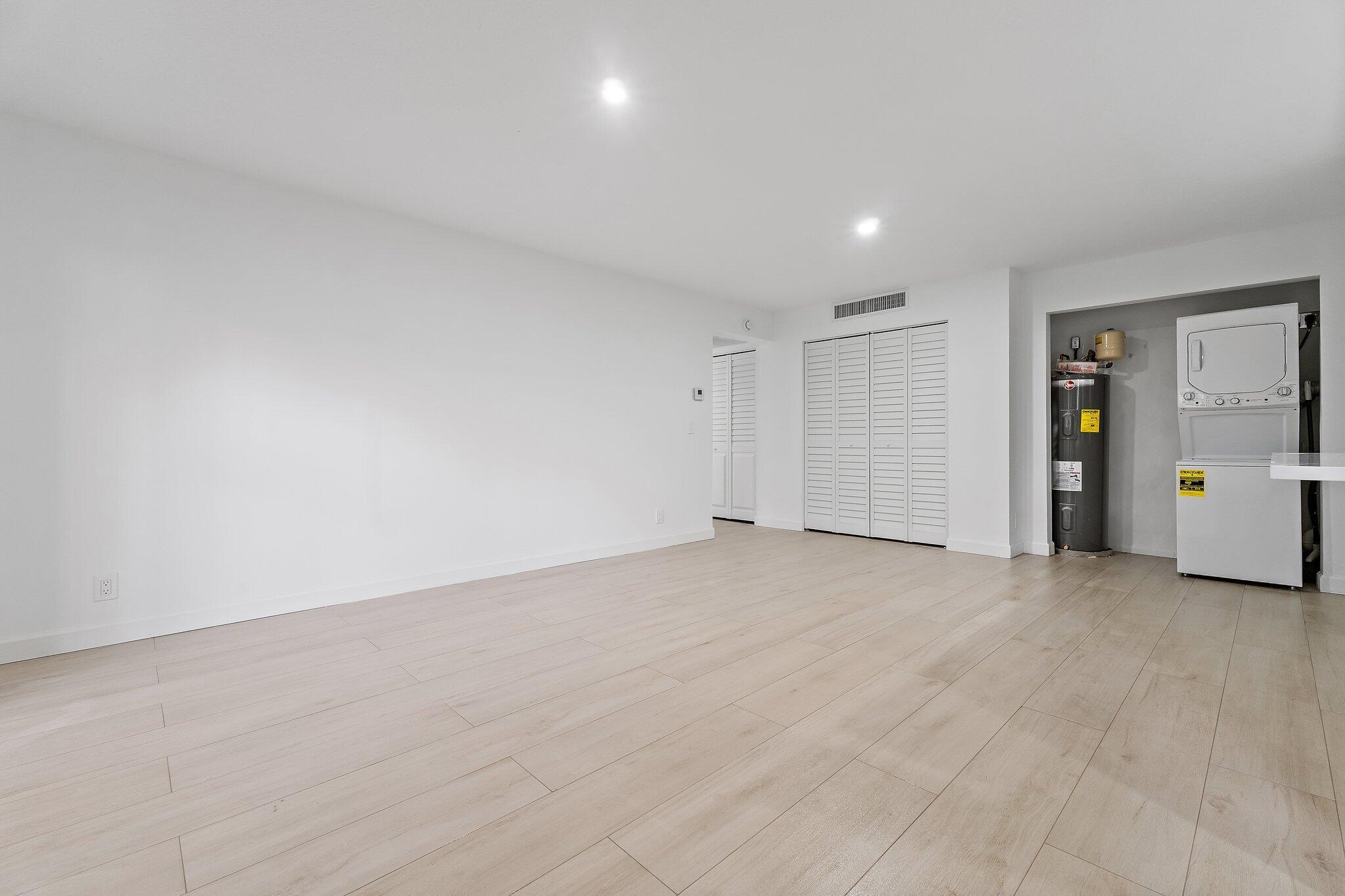 PINES OF JUPITER/TEQUESTA - Residential Lease