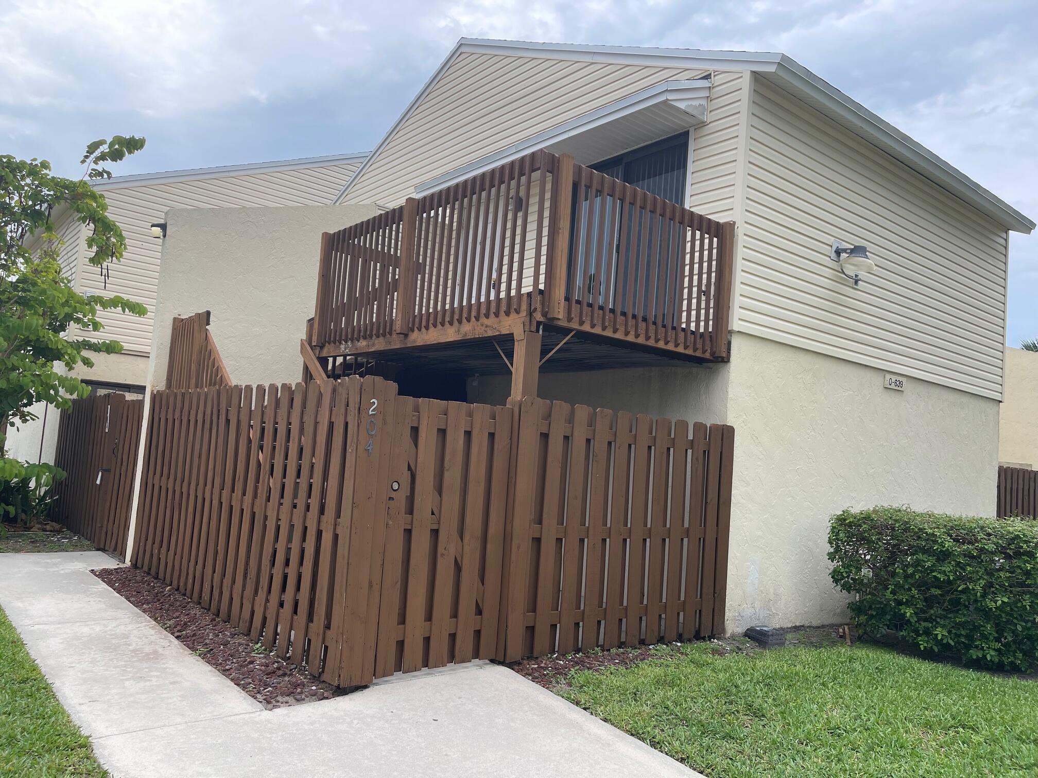639 Executive Center Drive O-204