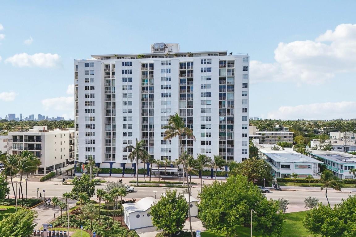 6450 Collins Avenue 901