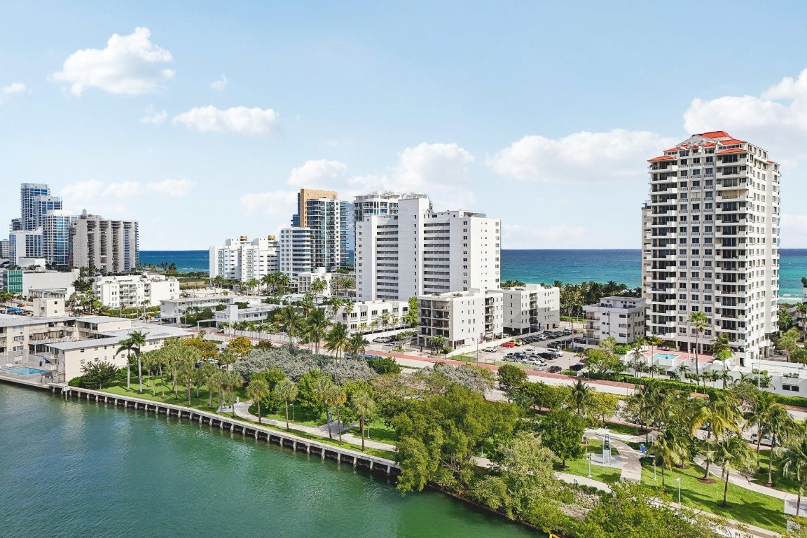 6450 Collins Avenue 901