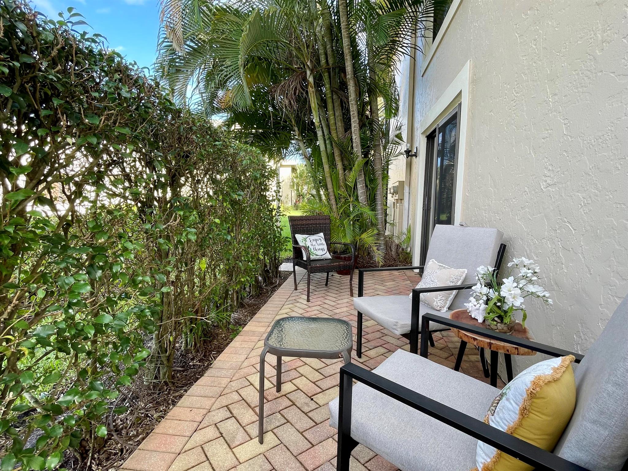 STRATFORD AT HUNTERS RUN - Residential Lease