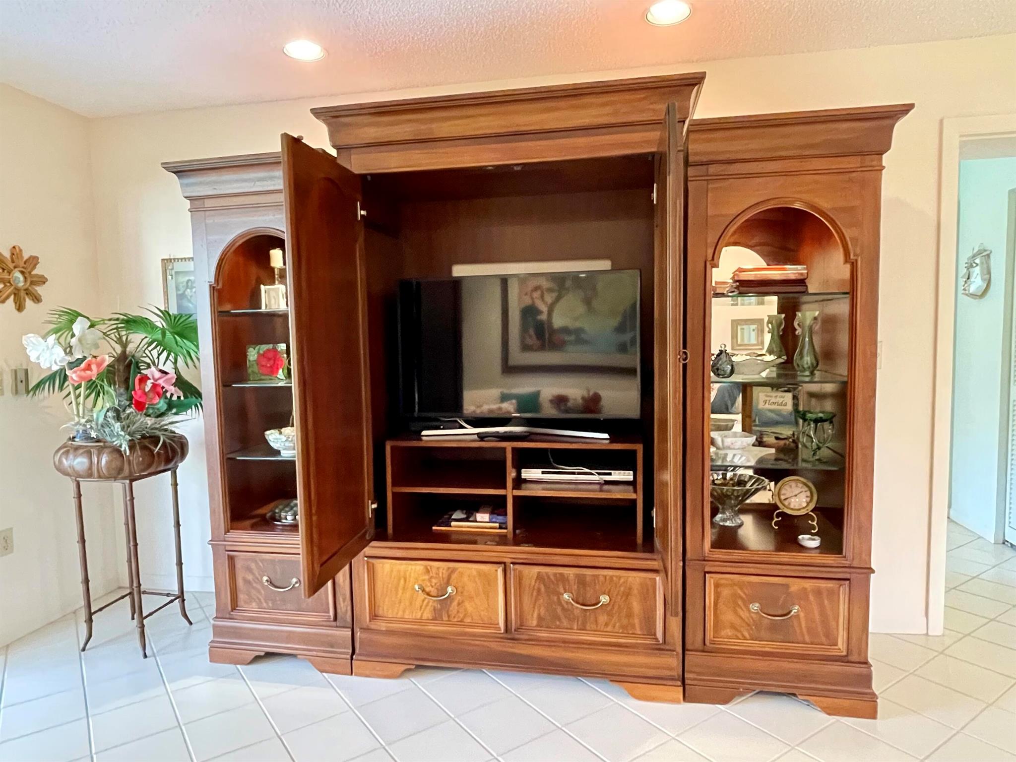 STRATFORD AT HUNTERS RUN - Residential Lease