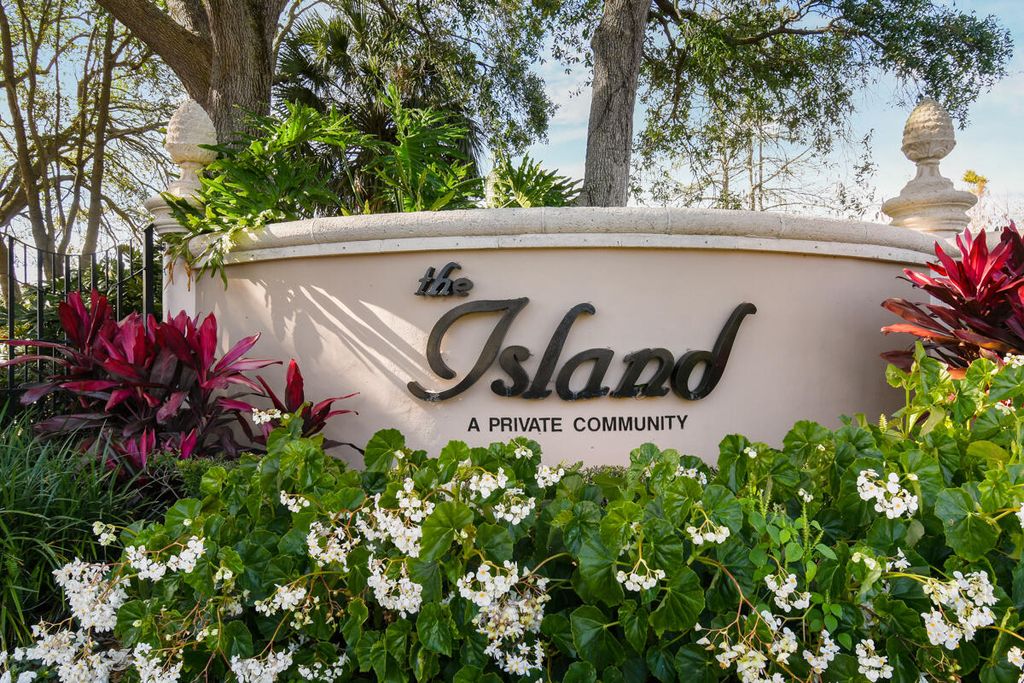 Photo of 10 Martinique Cove, Palm Beach Gardens, FL 33418 (MLS # R10783593)