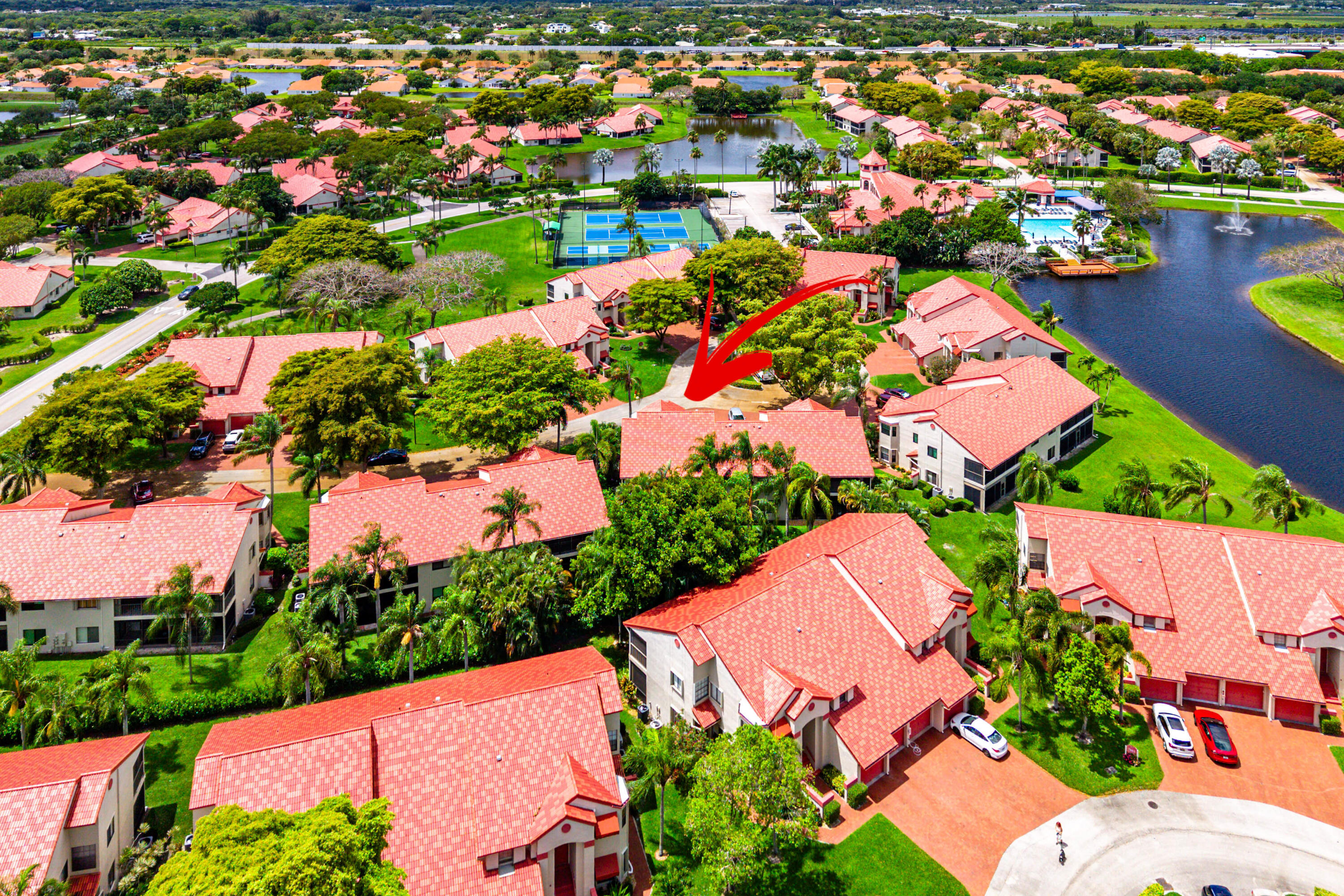 LEXINGTON CLUB VILLAS CONDO - Residential