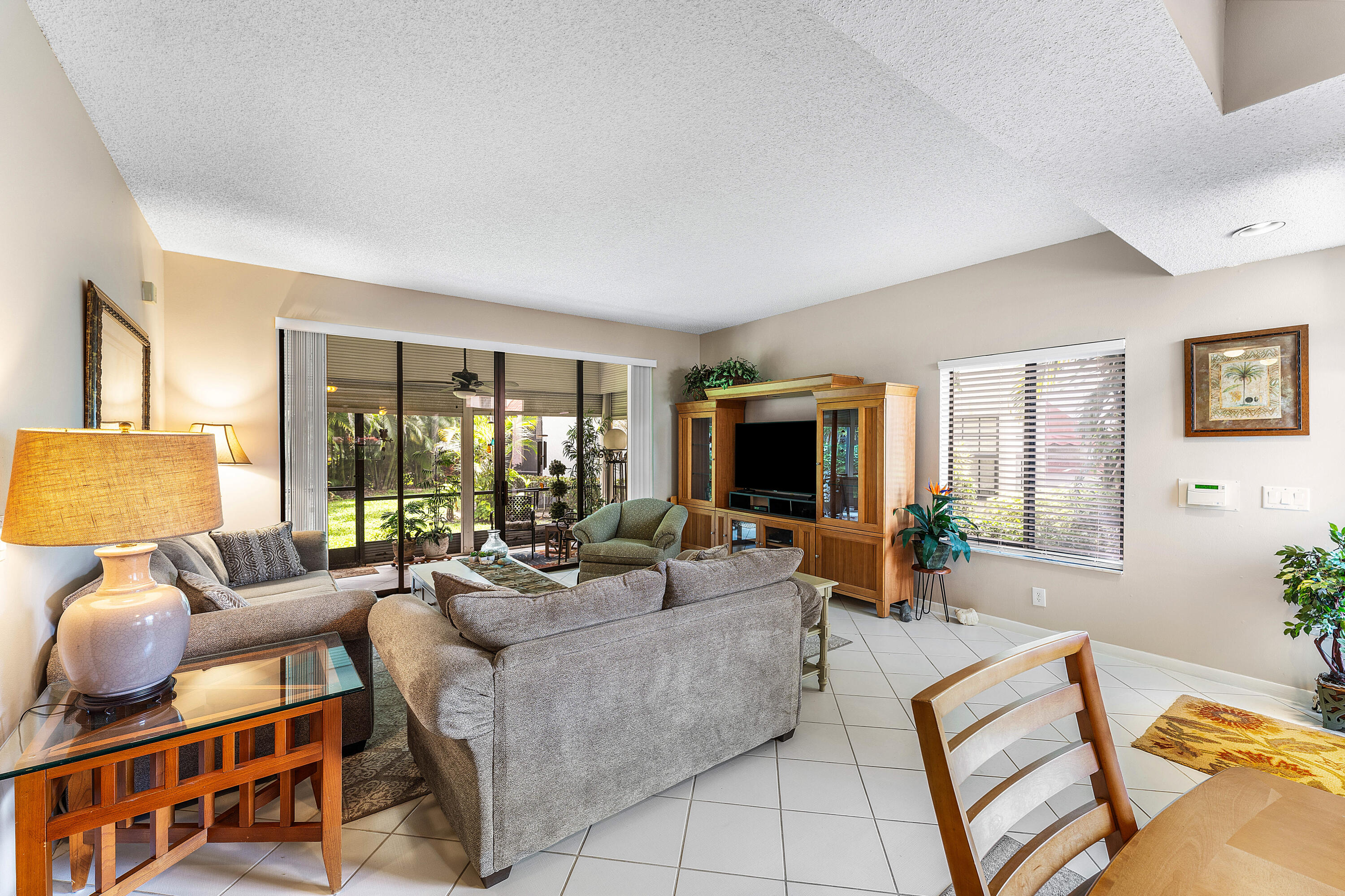 LEXINGTON CLUB VILLAS CONDO - Residential