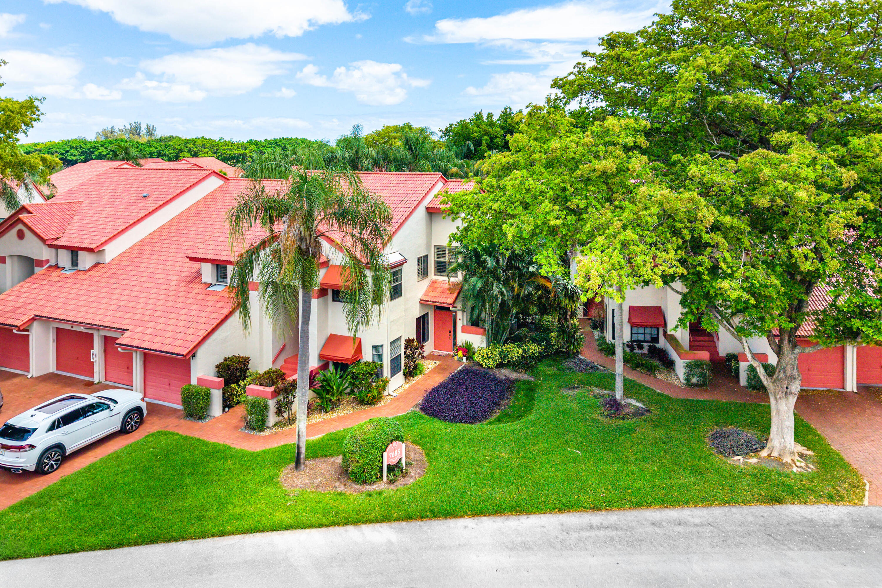 LEXINGTON CLUB VILLAS CONDO - Residential