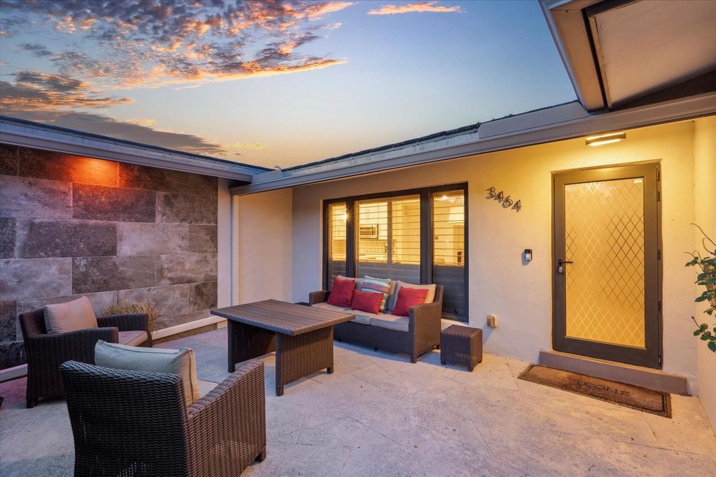 Photo of 3464 NE 19th Avenue, Oakland Park, FL 33306 (MLS # F10503346)