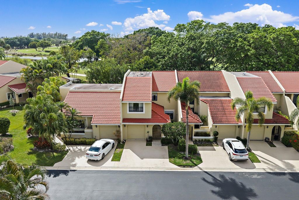 Photo of 729 Windermere Way, Palm Beach Gardens, FL 33418 (MLS # B26000548)