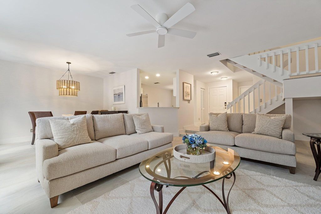 Photo of 729 Windermere Way, Palm Beach Gardens, FL 33418 (MLS # B26000548)