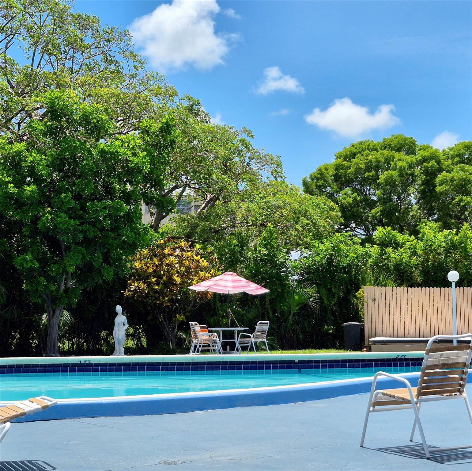 SOMERSET AT LAUDERDALE - Residential