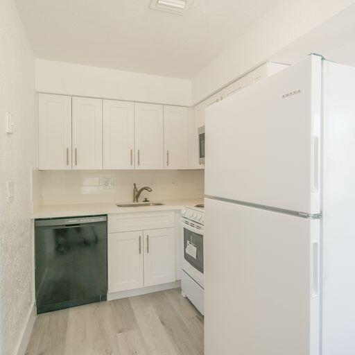 HILLSBORO RIVER ESTATES - Residential Lease