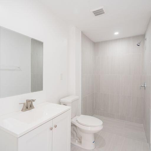 HILLSBORO RIVER ESTATES - Residential Lease