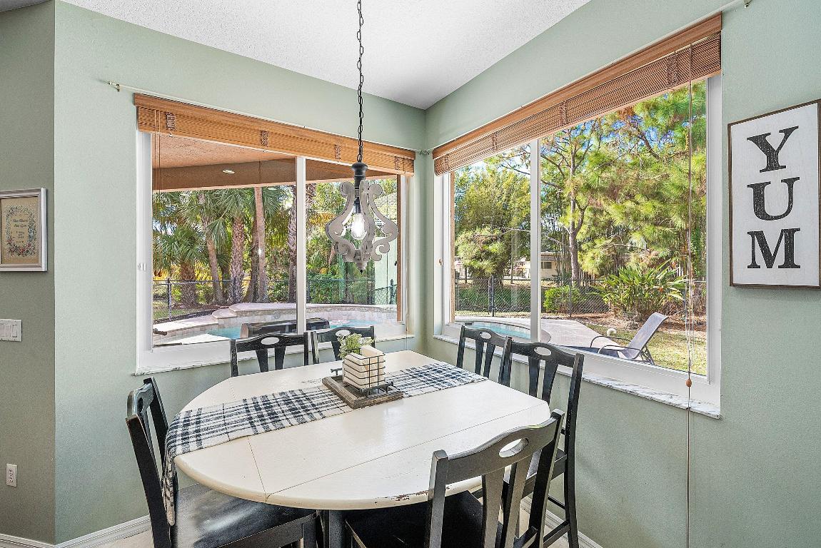 SEMINOLE ESTATES & TOWNHOMES - Residential