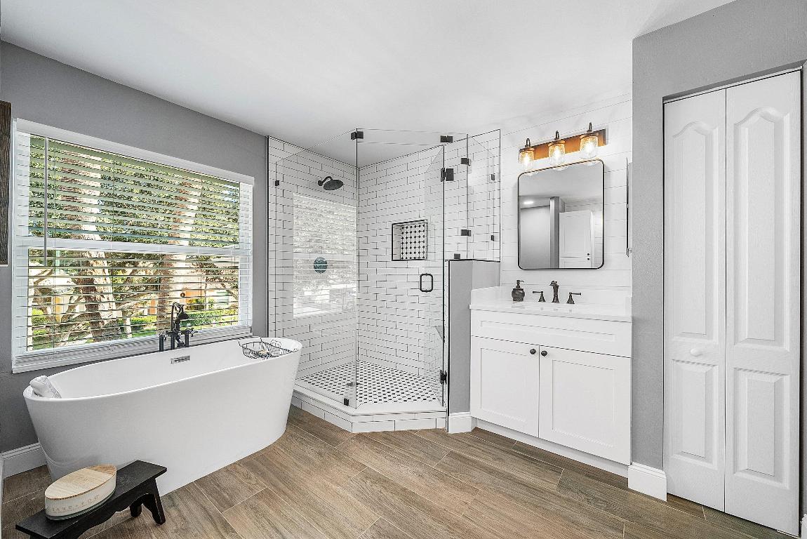 SEMINOLE ESTATES & TOWNHOMES - Residential