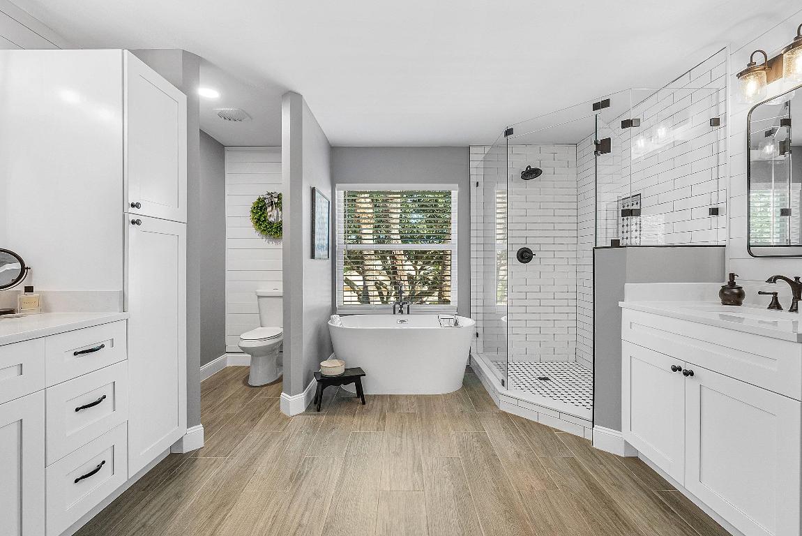 SEMINOLE ESTATES & TOWNHOMES - Residential