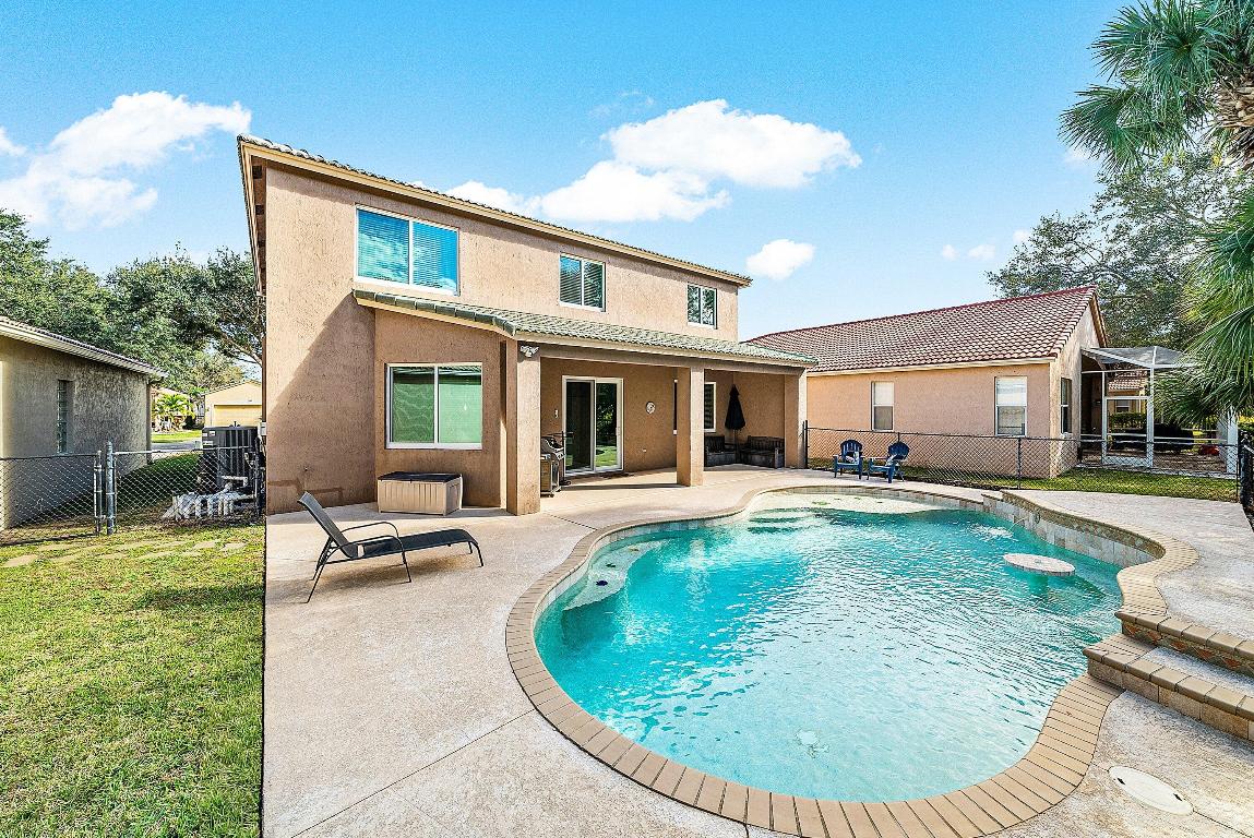 SEMINOLE ESTATES & TOWNHOMES - Residential