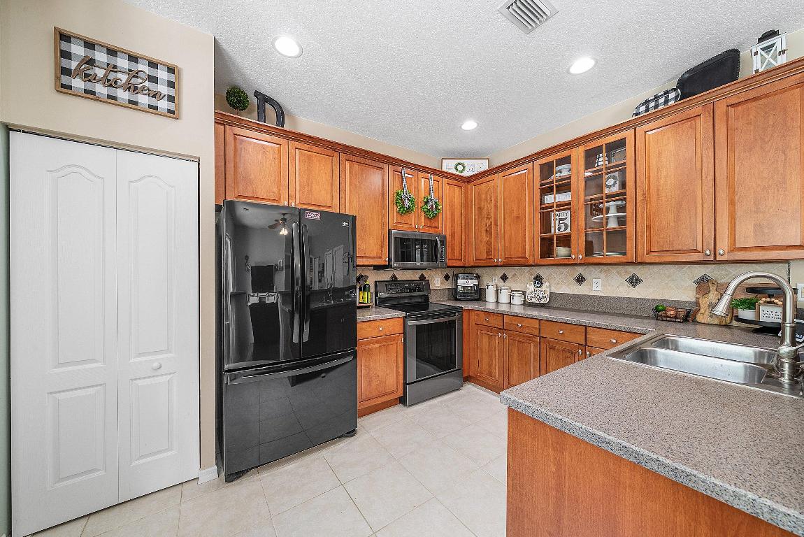 SEMINOLE ESTATES & TOWNHOMES - Residential