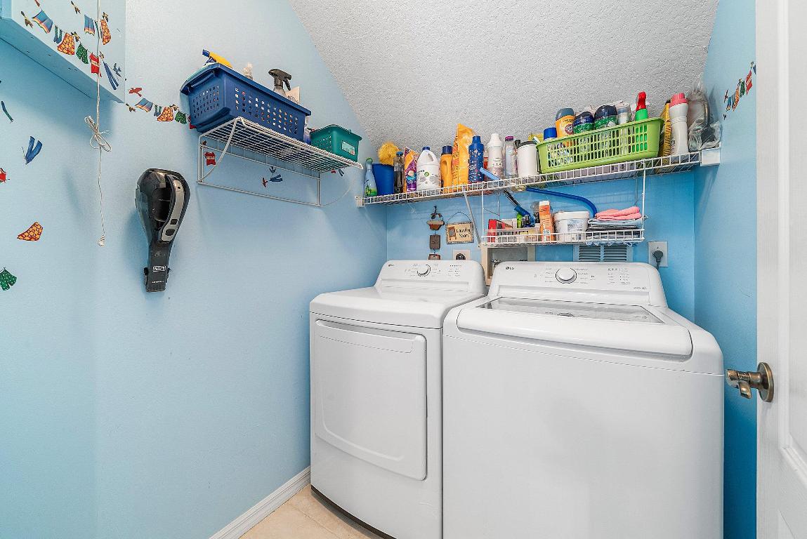 SEMINOLE ESTATES & TOWNHOMES - Residential