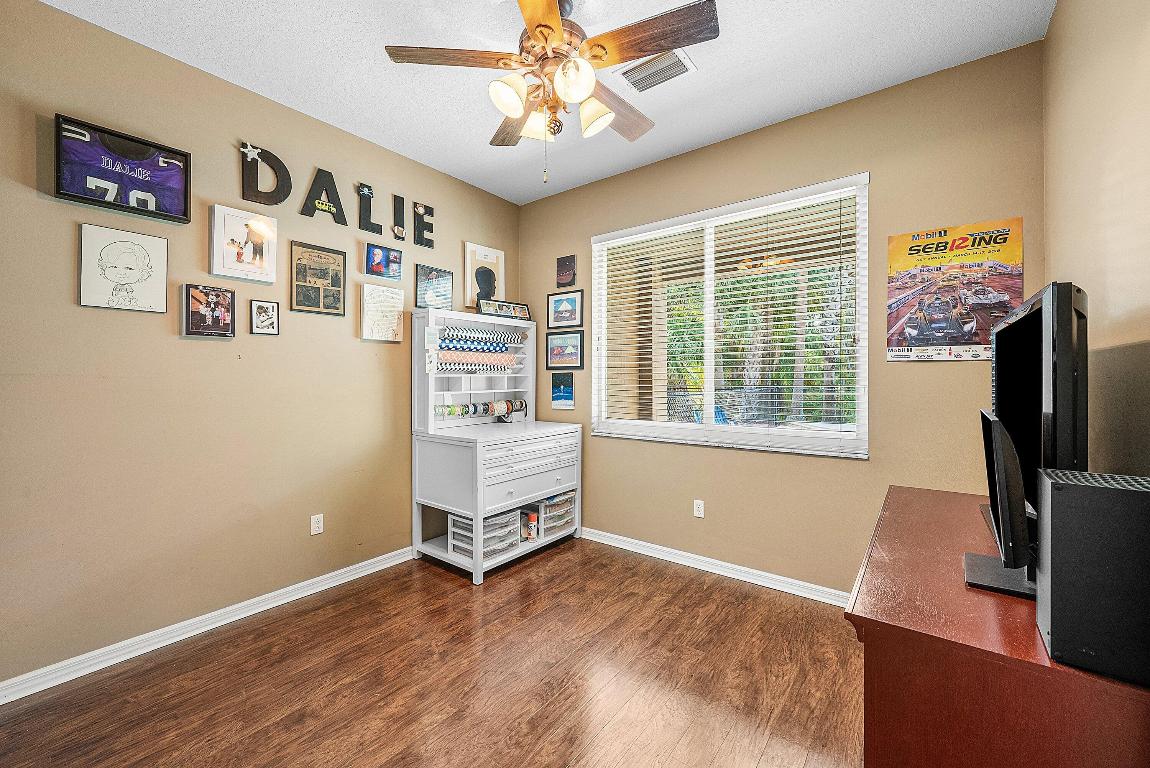 SEMINOLE ESTATES & TOWNHOMES - Residential