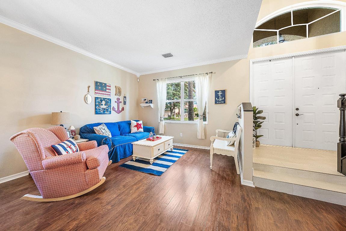 SEMINOLE ESTATES & TOWNHOMES - Residential