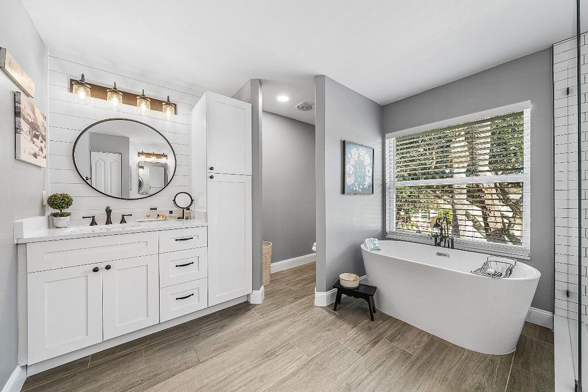 SEMINOLE ESTATES & TOWNHOMES - Residential