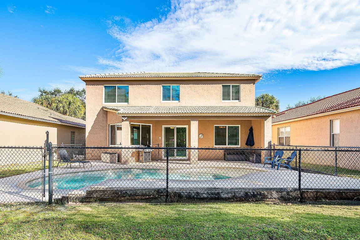 SEMINOLE ESTATES & TOWNHOMES - Residential