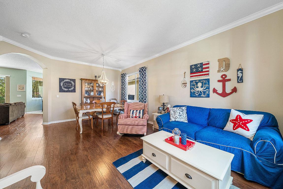 SEMINOLE ESTATES & TOWNHOMES - Residential