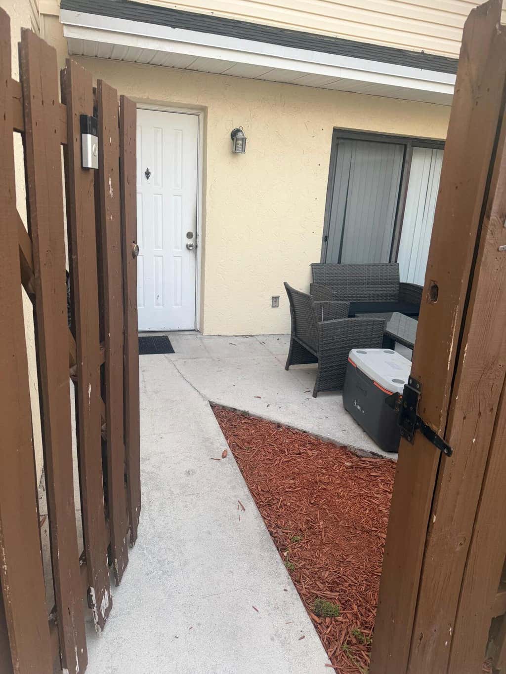 Photo of 645 Executive Center Drive #R-105, West Palm Beach, FL 33401 (MLS # B26065889)