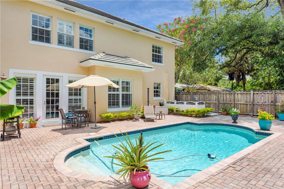 Lauderdale Pines 8-27 B - Residential