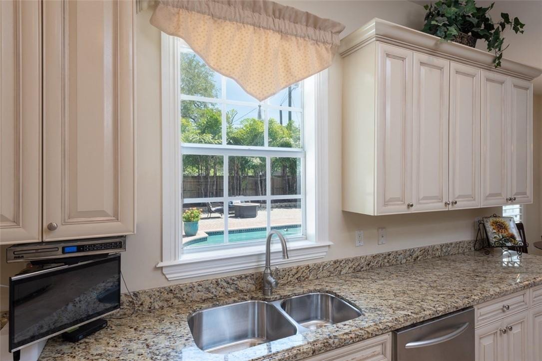 Lauderdale Pines 8-27 B - Residential