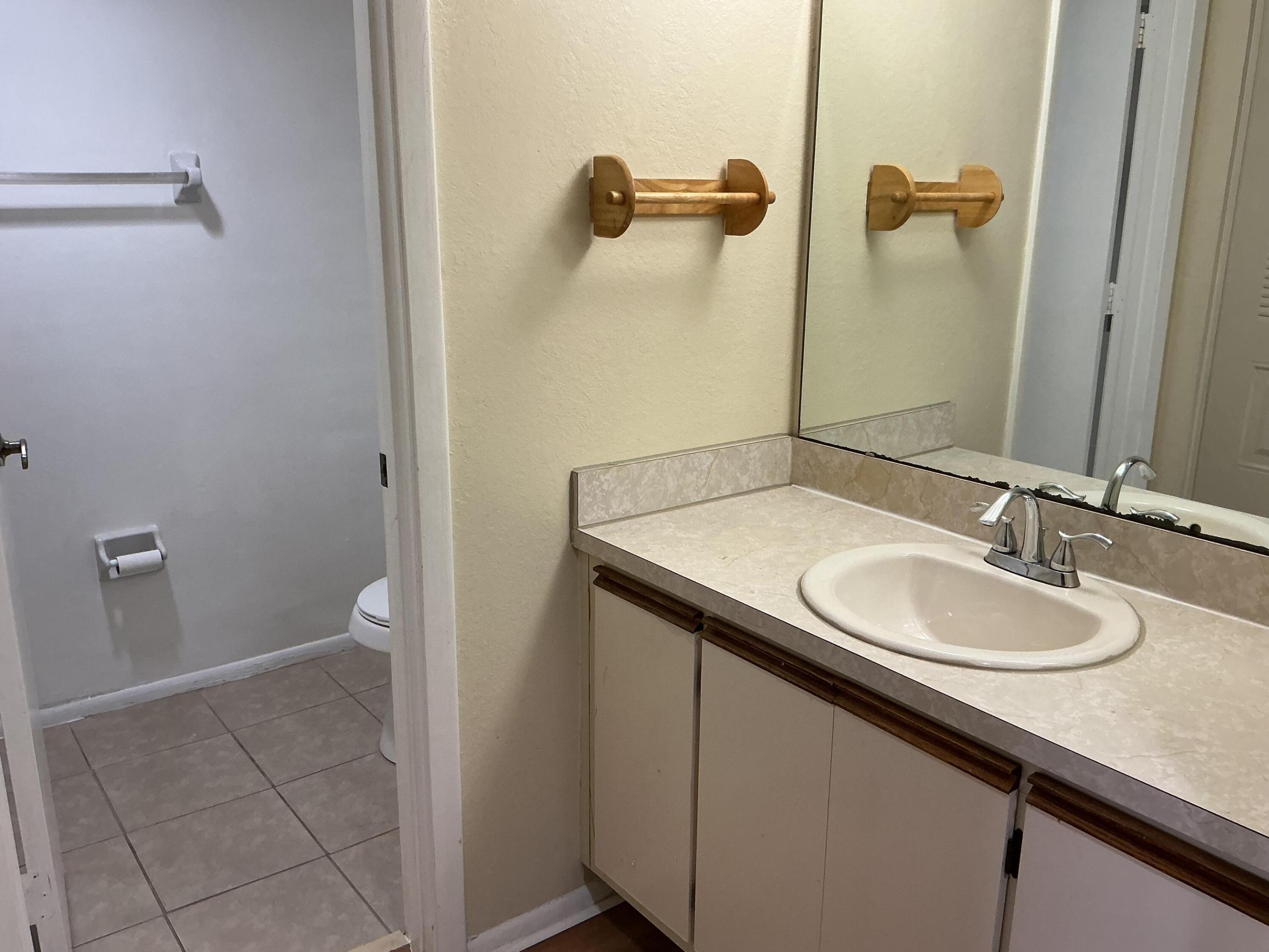 MIDPORT PLACE II, A CONDOMINIUM - Residential Lease