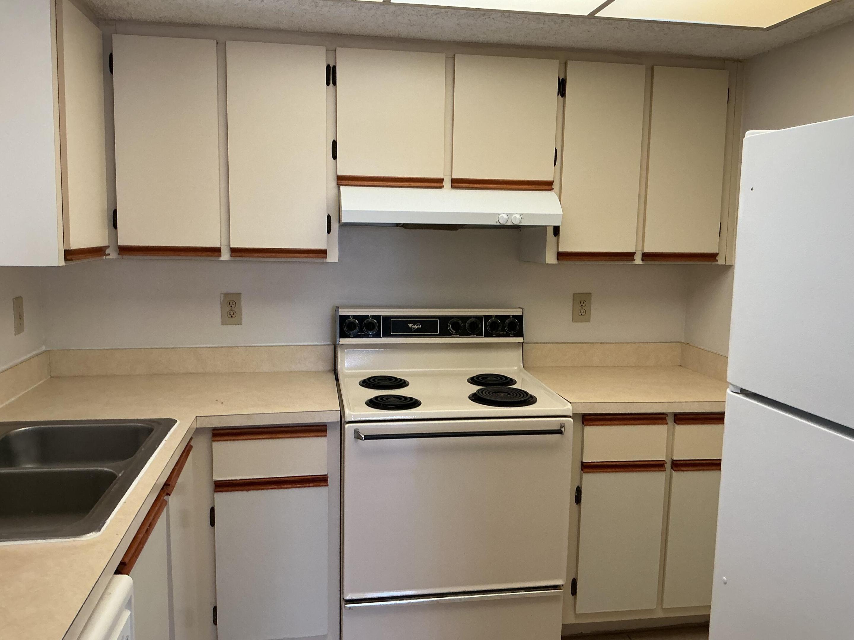 MIDPORT PLACE II, A CONDOMINIUM - Residential Lease